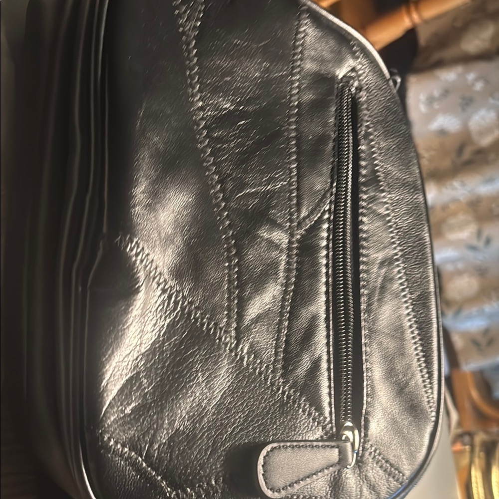 Stylish Black Leather Shoulder Bag with Textured Finish